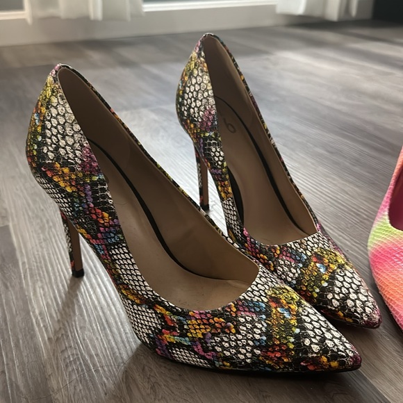 2 pairs of high heals. Set. Both from DSW. Size 9 for both. - Picture 2 of 3